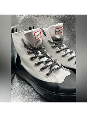 🎉HP🎉Hunter White and Black High-Top Sneakers